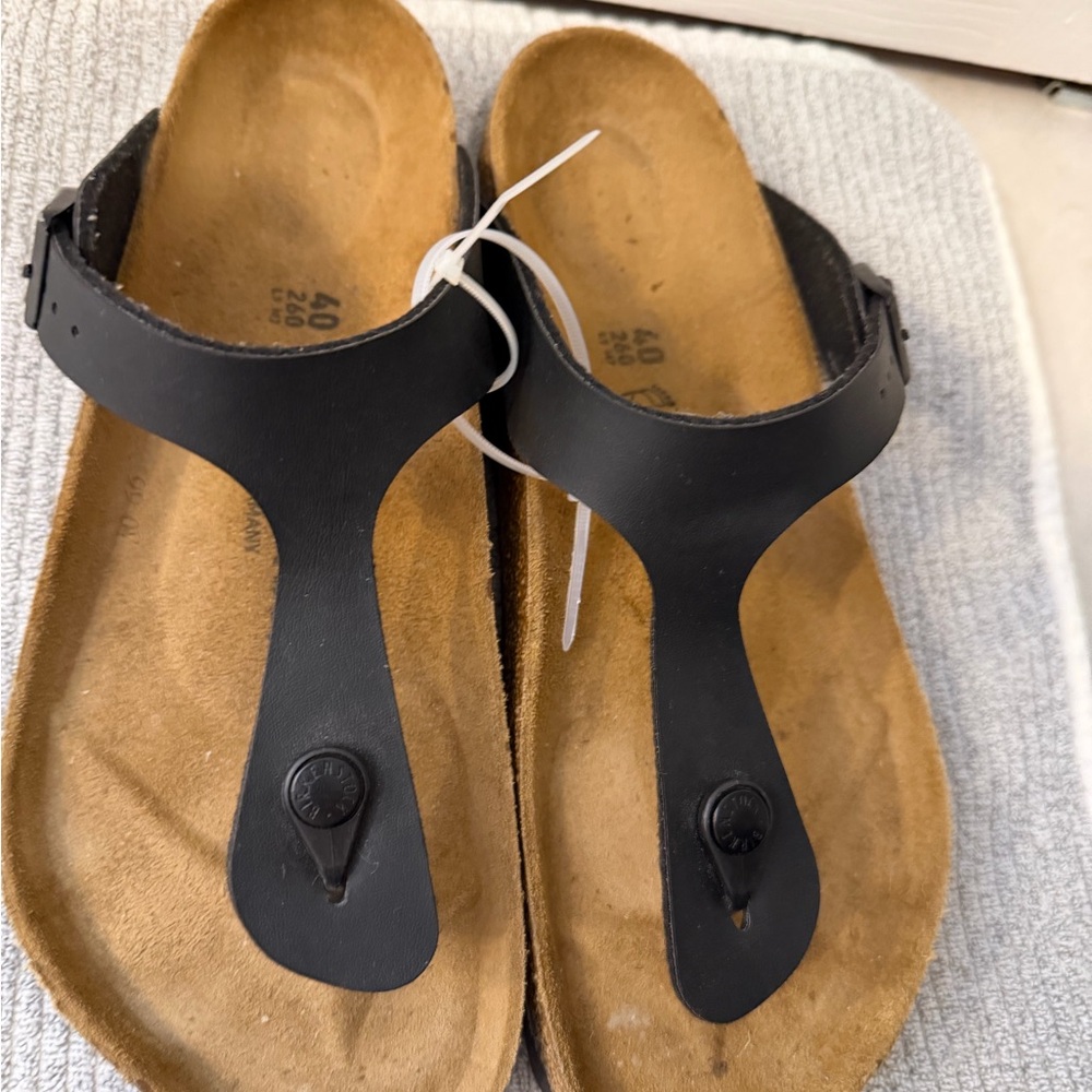 Birkenstock Black Gizeh Style Leather Thong Sandals - Picture 3 of 9